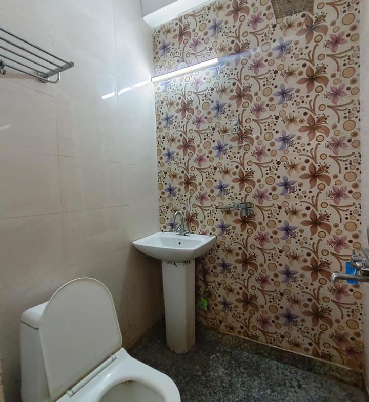 FULLY INDEPENDENT 2 BEDS 1 BATH BRAND NEW FLAT AVAILABLE ON RENT NEAR SAKET METRO STATION 