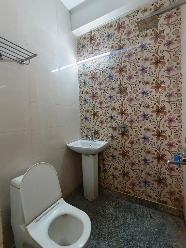 bn2 FULLY INDEPENDENT 2 BEDS 1 BATH BRAND NEW FLAT AVAILABLE ON RENT NEAR SAKET METRO STATION