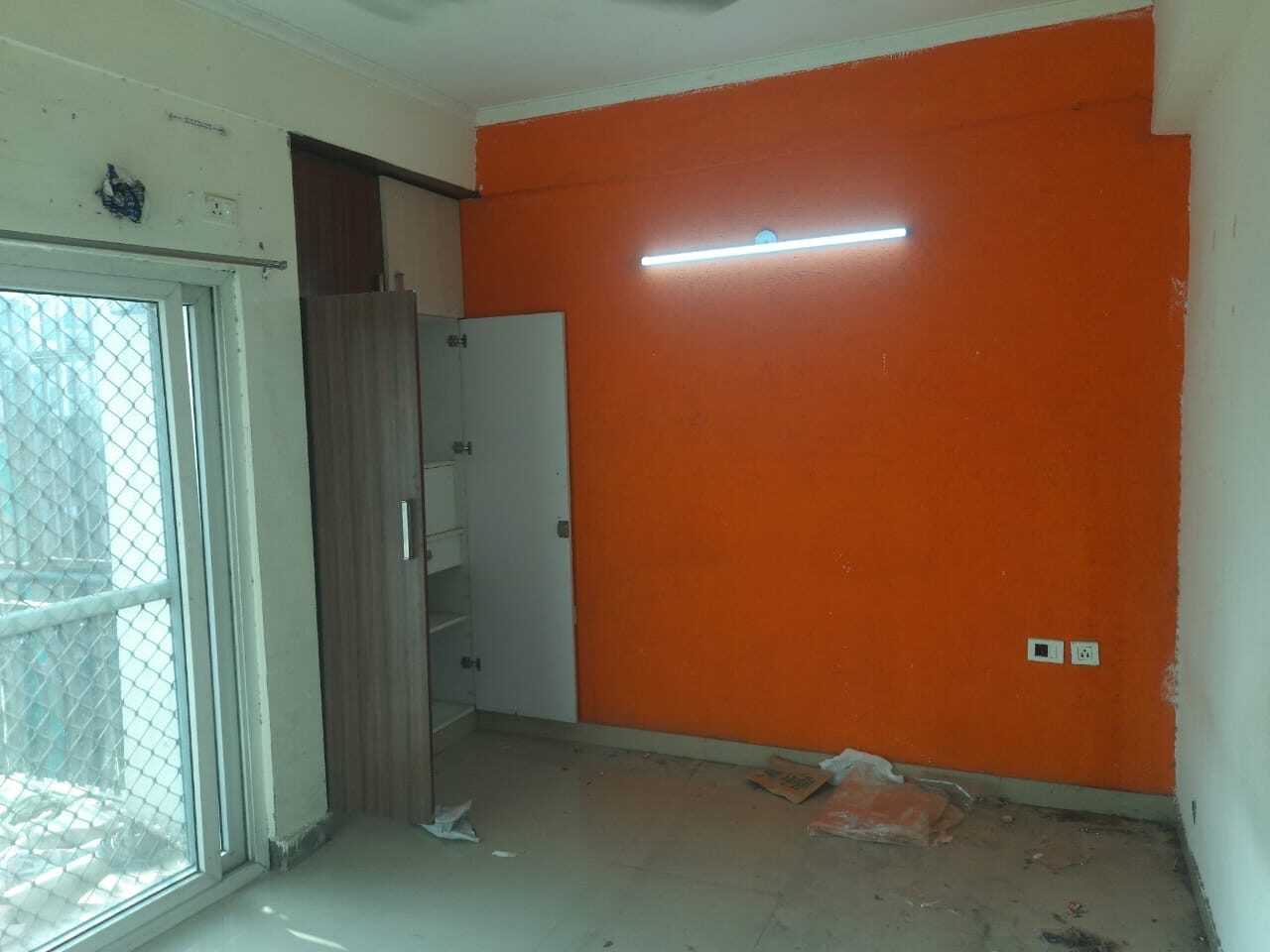 bs 2 Beds Hall Kitchen for rent in Noida, UP