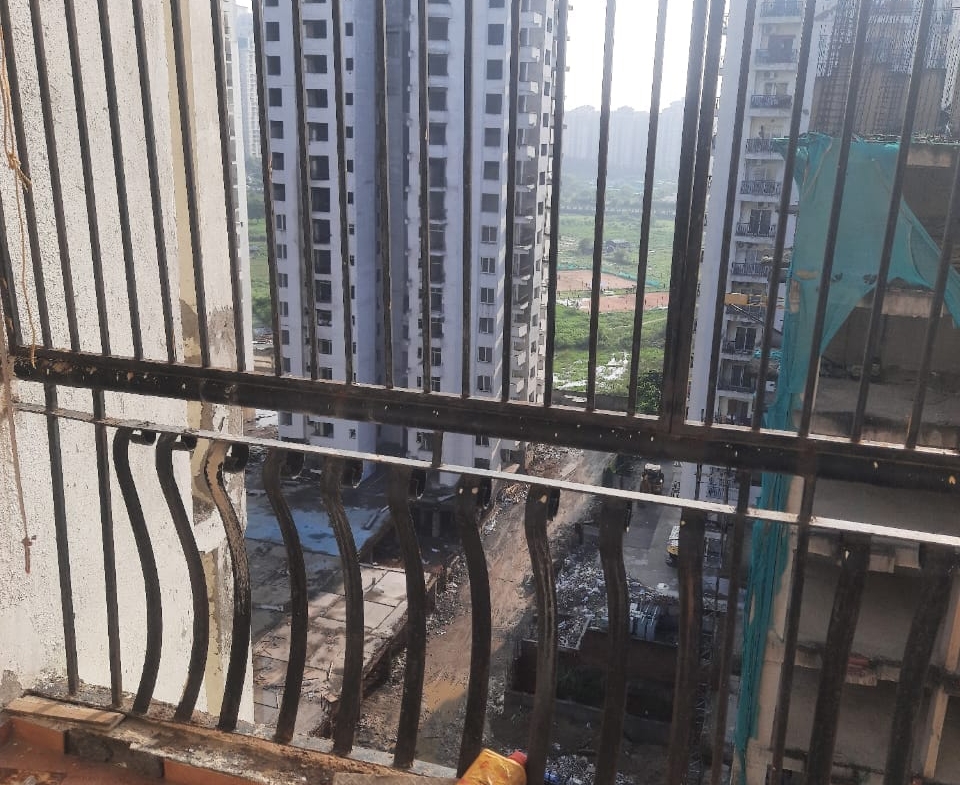 2 Beds Hall Kitchen for rent in Noida, UP