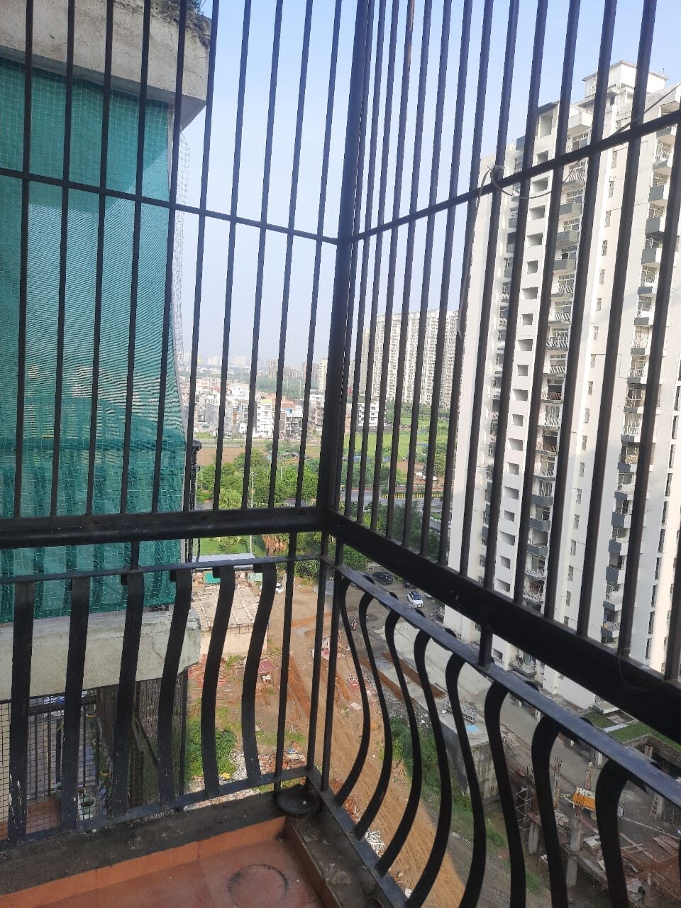 bs4 2 Beds Hall Kitchen for rent in Noida, UP