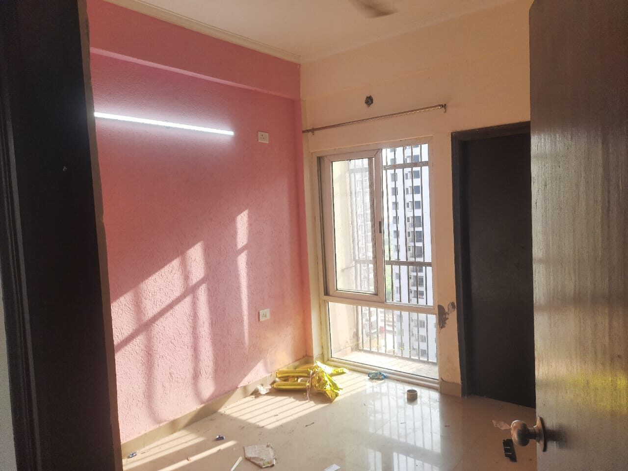 bs5 2 Beds Hall Kitchen for rent in Noida, UP