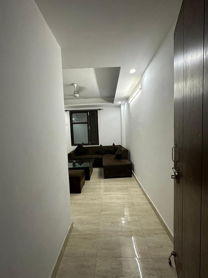 1 bed 1 bath fully furnished a brand new flat available for rent in Saket, Delhi