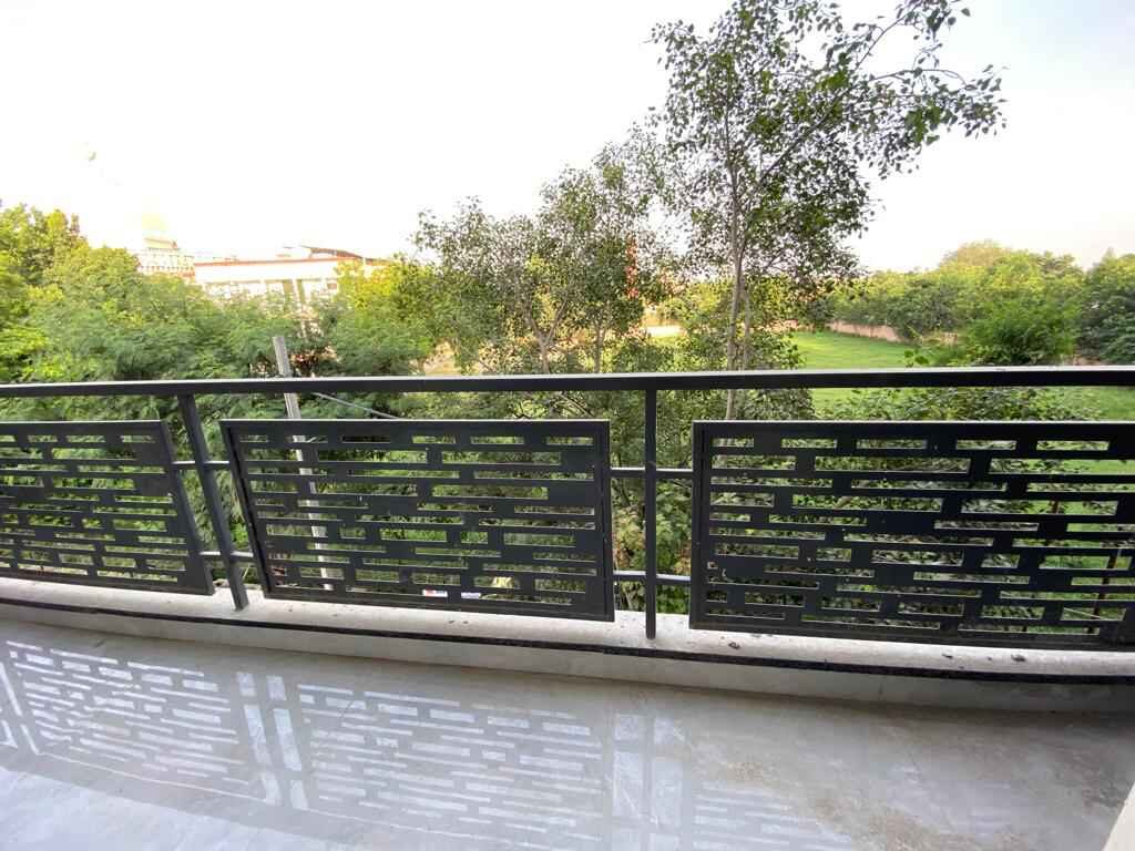 Luxurious 3 Beds 3 Baths – Apartment