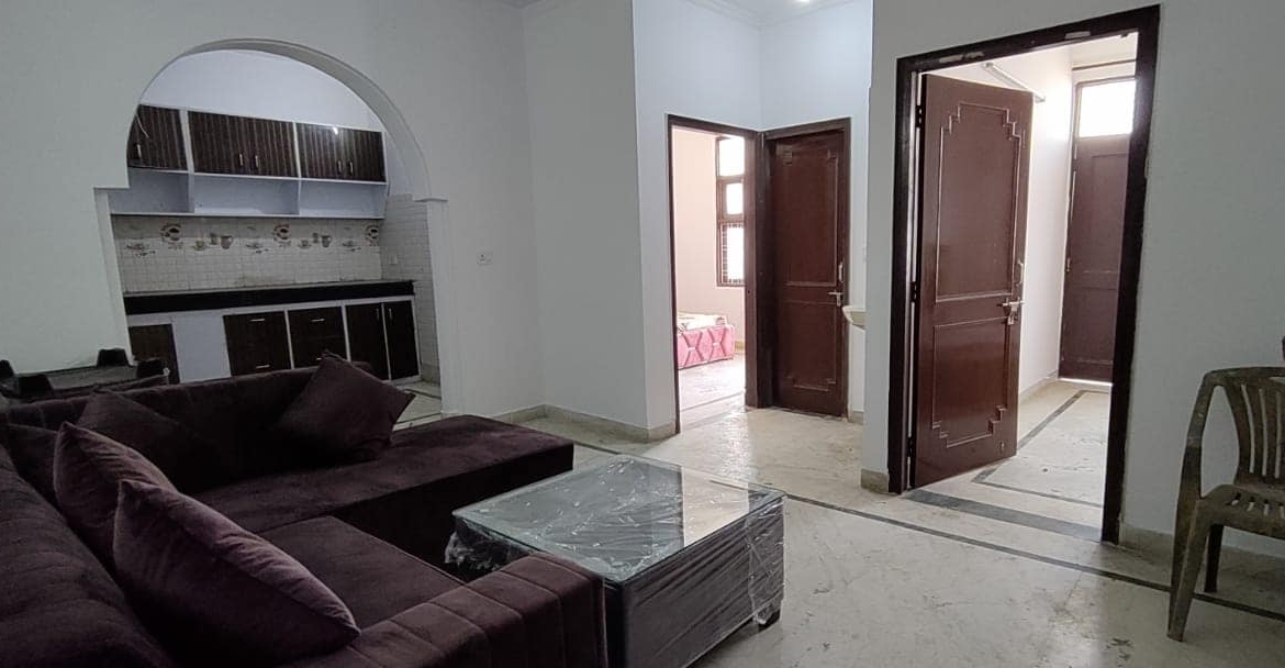 1 bed 1 bath fully furnished a brand new flat available for rent in Saket, Delhi