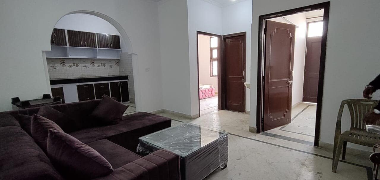 1 bed 1 bath fully furnished a brand new flat available for rent in Saket, Delhi