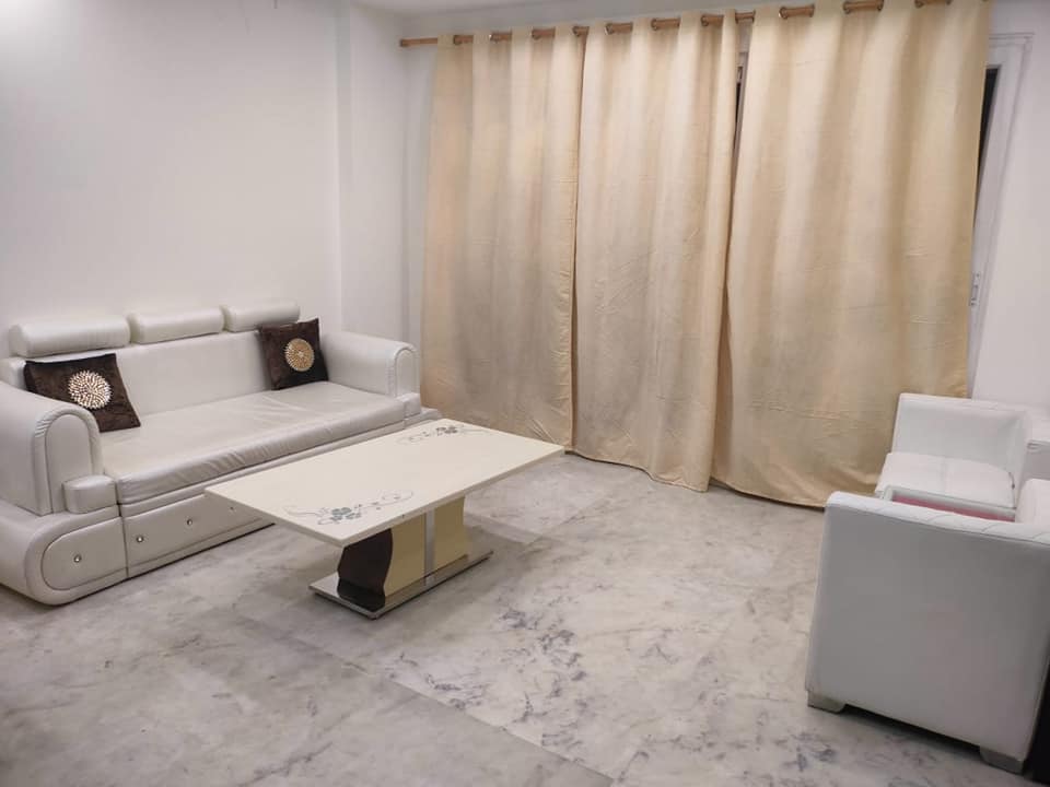 3 Beds 3 Baths Ready to move flat for rent in Lajpath Nagar. Delhi