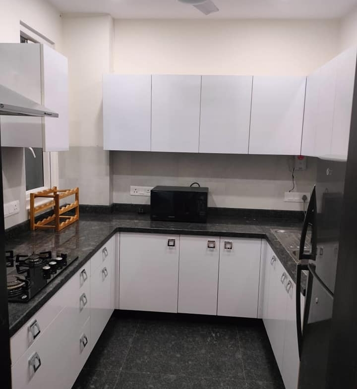3 Beds 3 Baths Ready to move flat for rent in Lajpath Nagar. Delhi