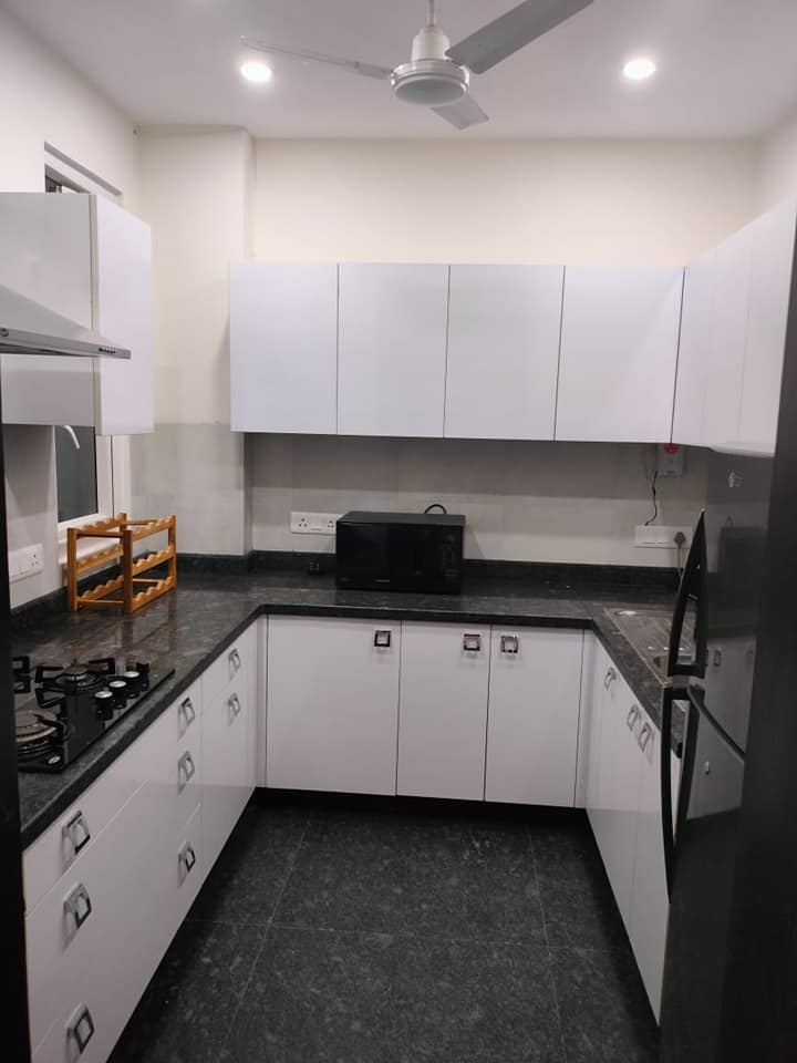 3 Beds 3 Baths Ready to move flat for rent in Lajpath Nagar. Delhi