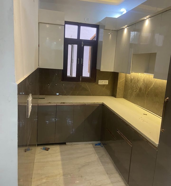 3 Beds 3 Baths flat for Sale in Janak puri, Delhi