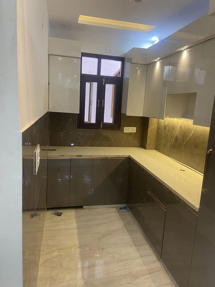 3 Beds 3 Baths flat for Sale in Janak puri, Delhi