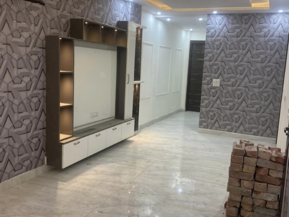 3 Beds 3 Baths flat for Sale in Janak puri, Delhi