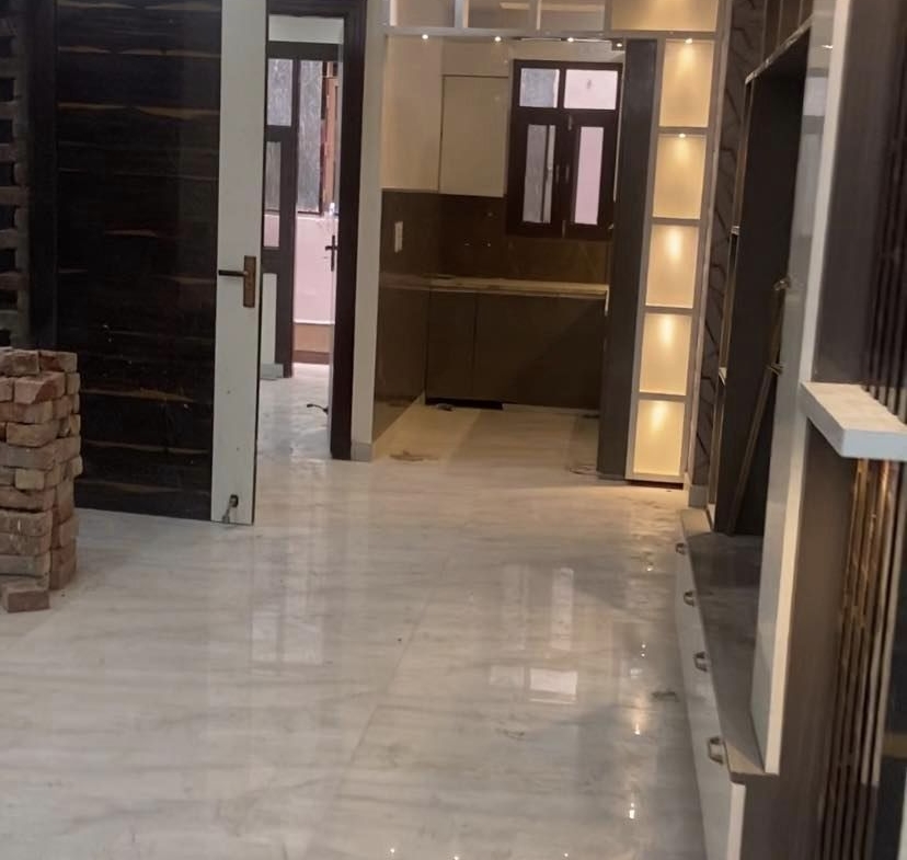 3 Beds 3 Baths flat for Sale in Janak puri, Delhi