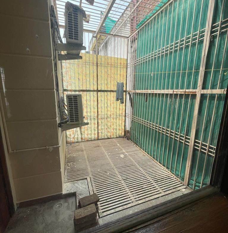 Semi-Furnished- 3 beds 3 baths – Flat for Rent in Delhi