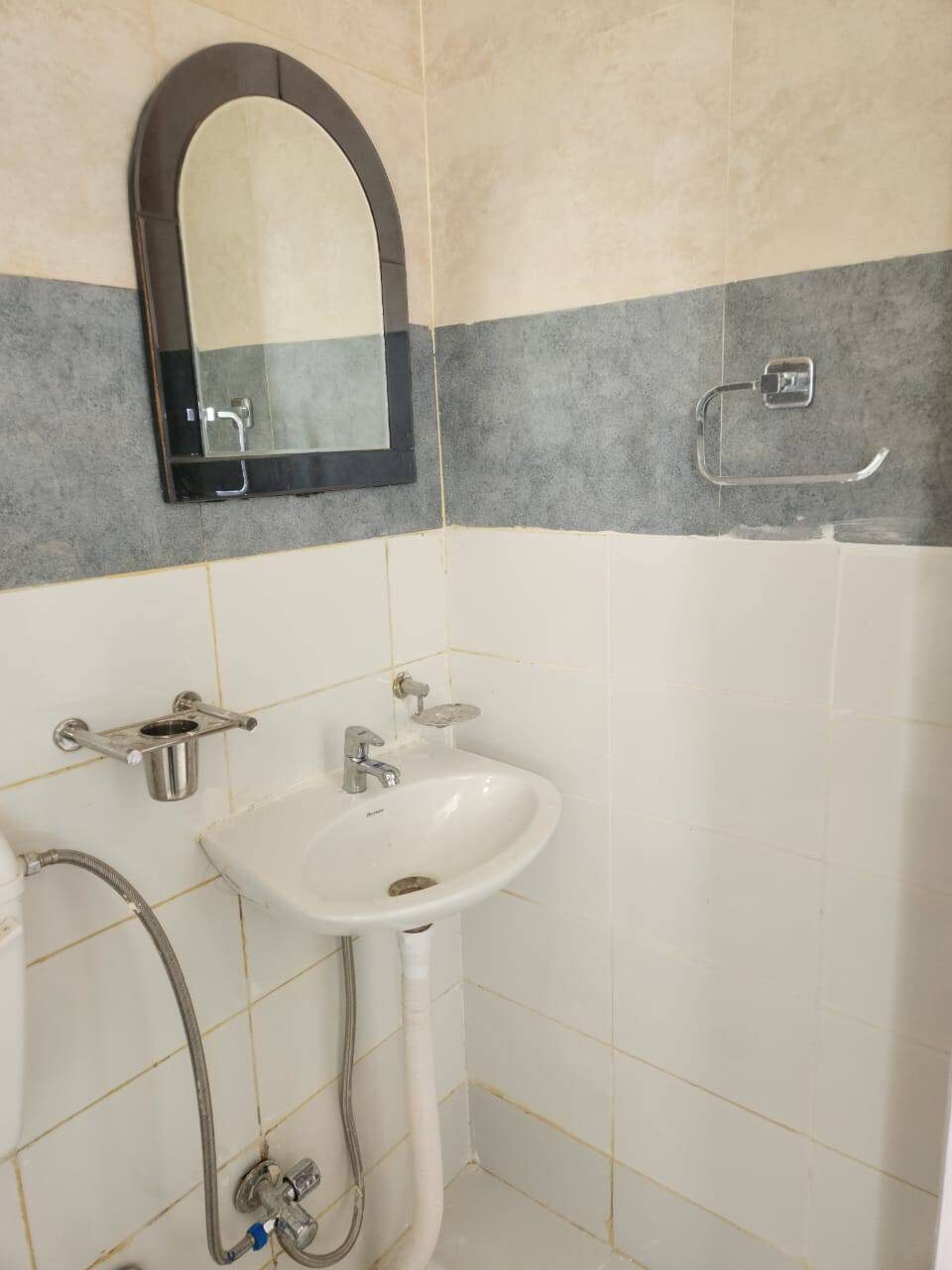 e3 1 Room Kitchen for Rent in Gurugram