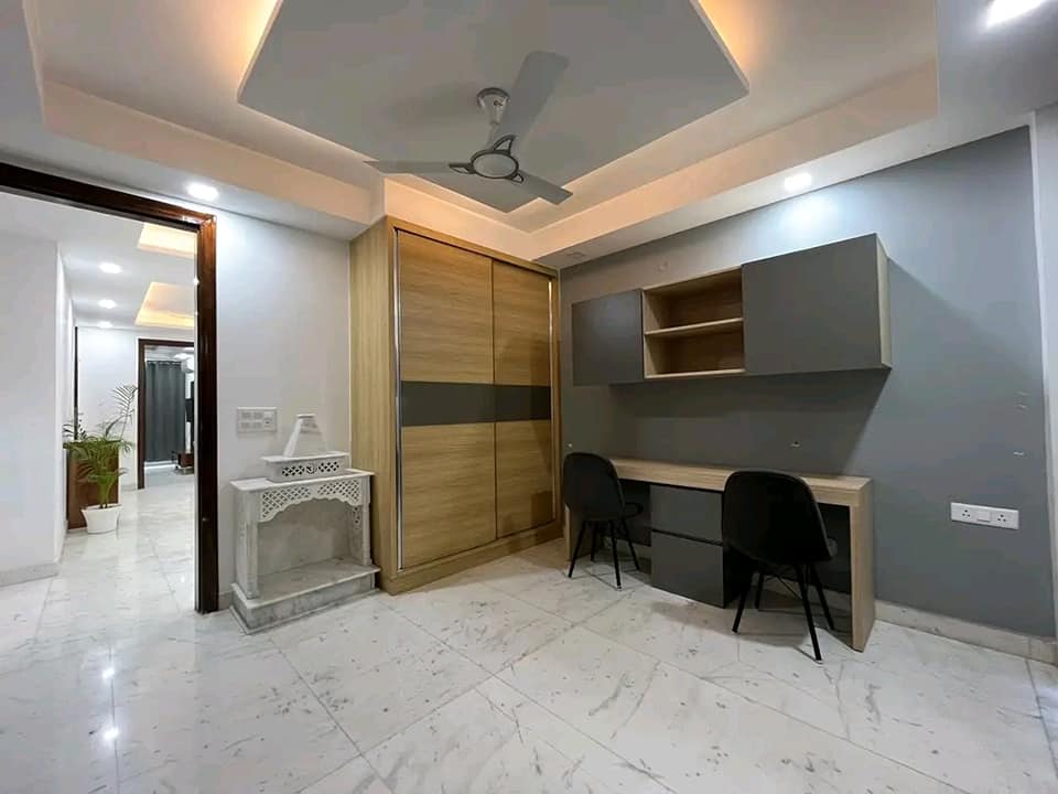 3BEDS FLAT FOR RENT IN SAKET AREA