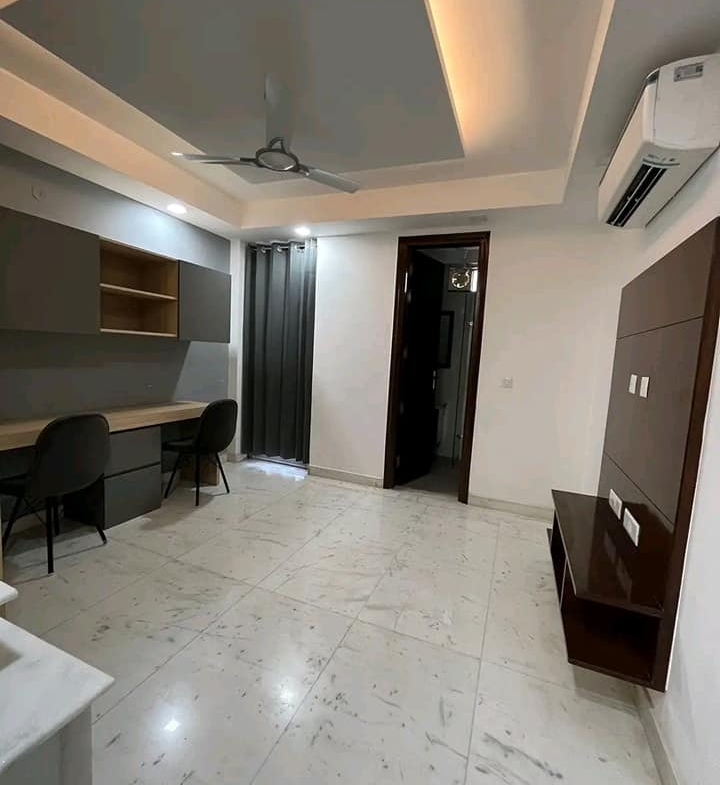 3BEDS FLAT FOR RENT IN SAKET AREA