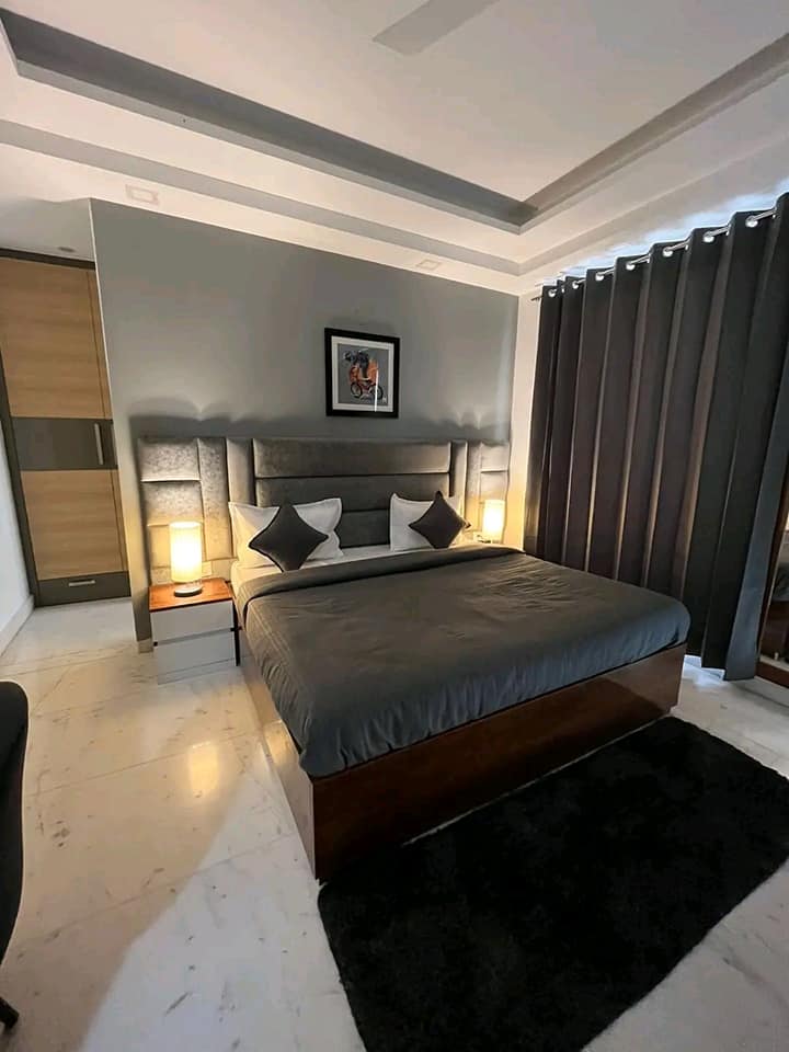 f8 3BEDS FLAT FOR RENT IN SAKET AREA