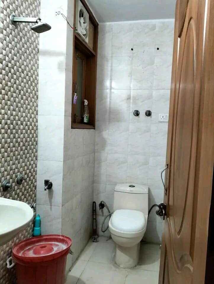 ff6 2BEDS FLAT FOR RENT IN SAKET AREA