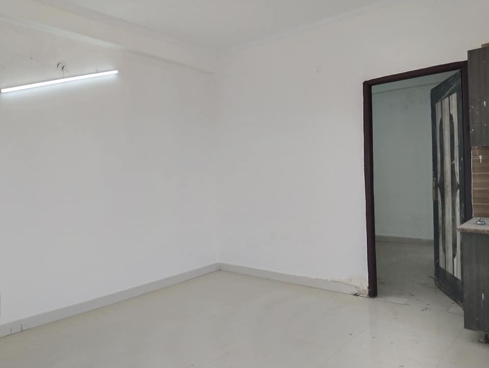 Small Family 1 Bed 1 Bath flat for rent in Saket, Delhi