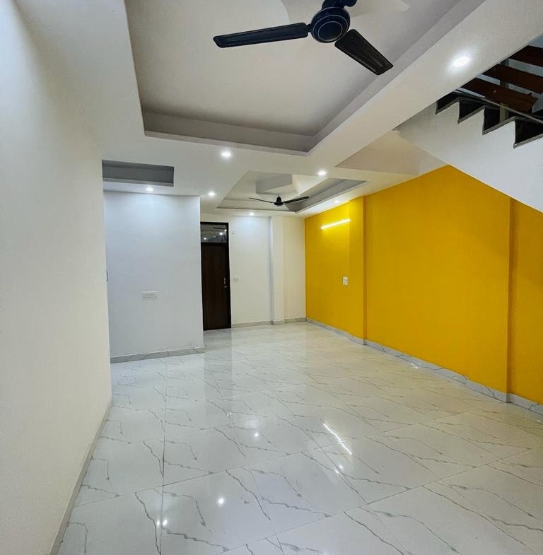 3 Beds 2 Baths flat for Sale in Surajpur, UP