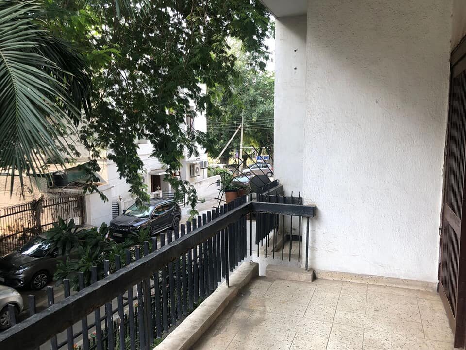 Only Vegetarian 1Bed 1Bath First floor for rent in Safdarjung enclave, Delhi