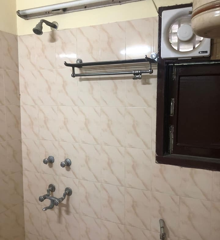 Only Vegetarian 1Bed 1Bath First floor for rent in Safdarjung enclave, Delhi