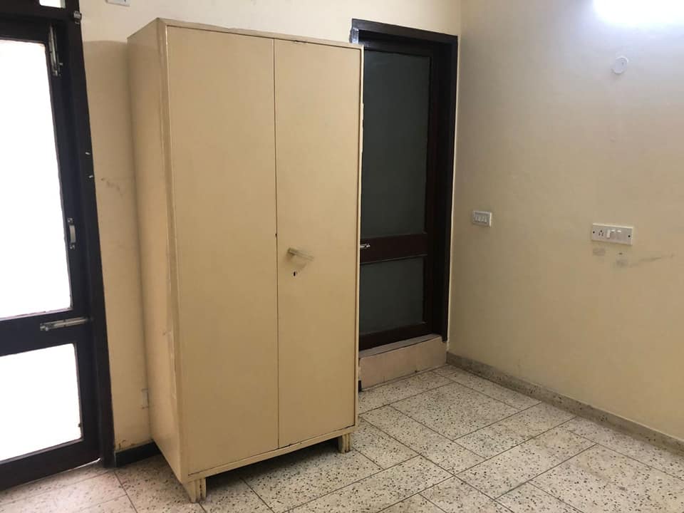 Only Vegetarian 1Bed 1Bath First floor for rent in Safdarjung enclave, Delhi