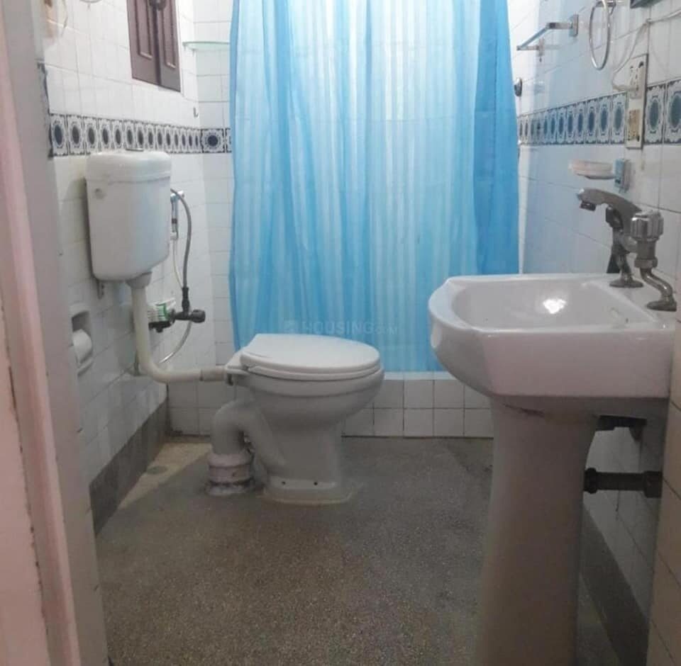 h8 Only Vegetarian 1Bed 1Bath First floor for rent in Safdarjung enclave, Delhi