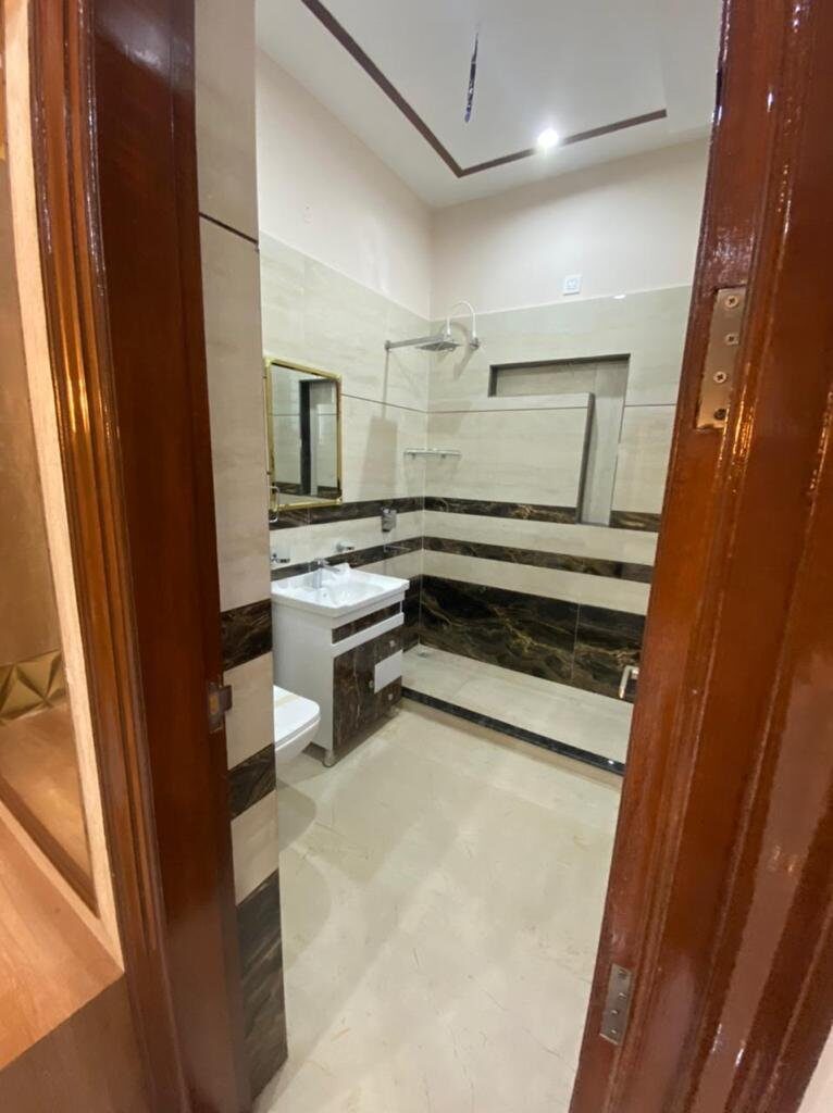 h9 3 beds 3 baths Flat for Sale in Mohali, Punjab