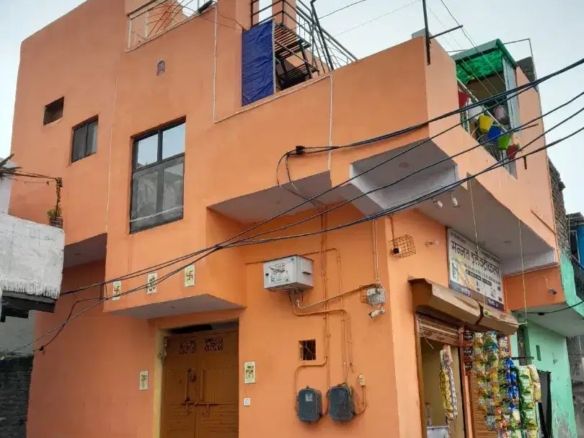 2 Bds – 2 Ba – 35 ft2 35 gaj new house 2 room 2 shop lenter ka banaa hua hai
