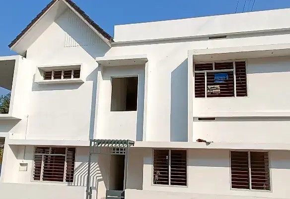 4 Bds – 4 Ba – 2695 ft2 6 CENT 4BHK GATED VILLA INFOPARK 3KM NEAR KAKKANAD THENGOD VIKASAVANI