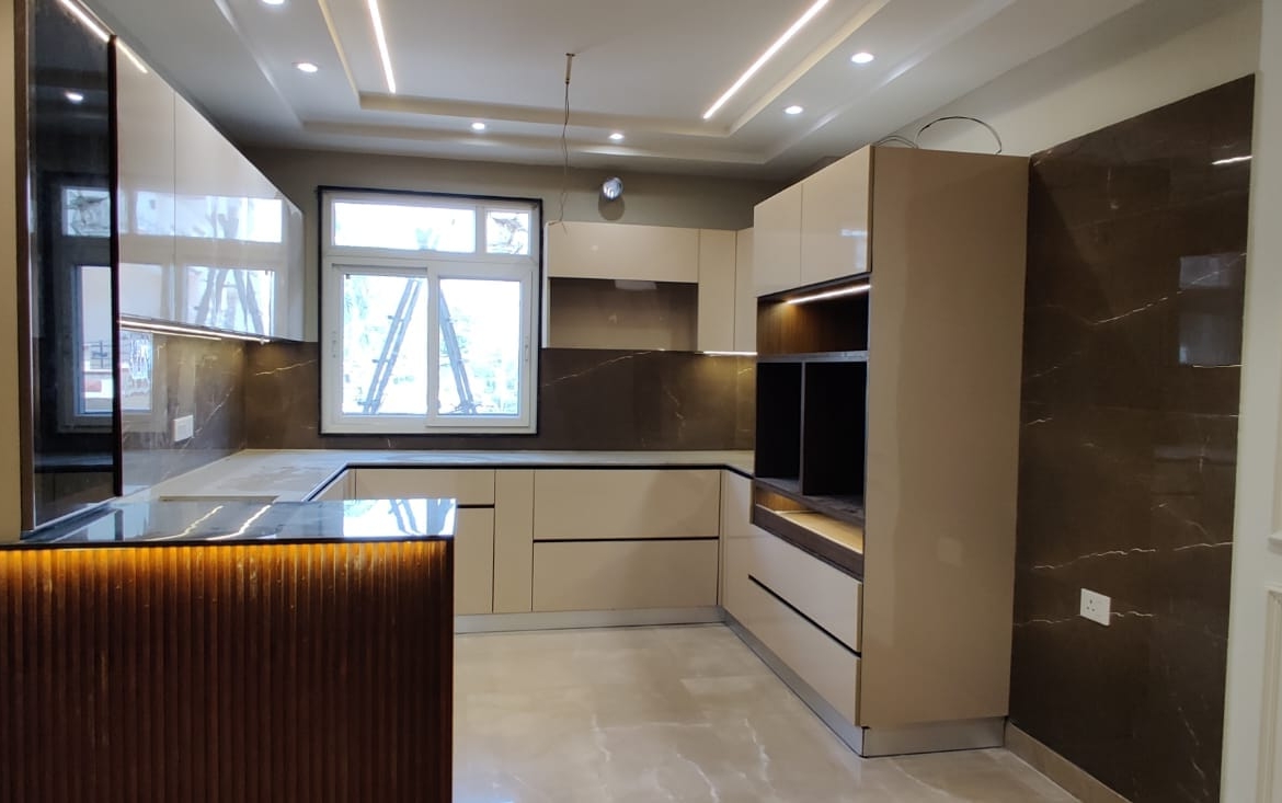 Brand New 3 Bedroom + 3 Washrooms, Builder Floor for Sale in Vikaspuri Delhi