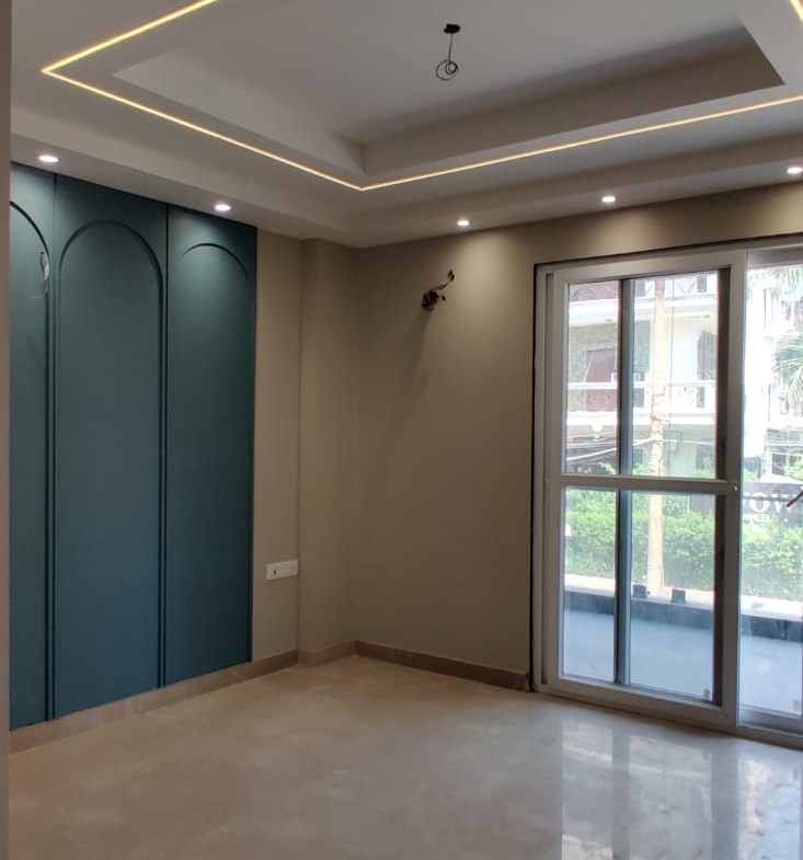 Brand New 3 Bedroom + 3 Washrooms, Builder Floor for Sale in Vikaspuri Delhi