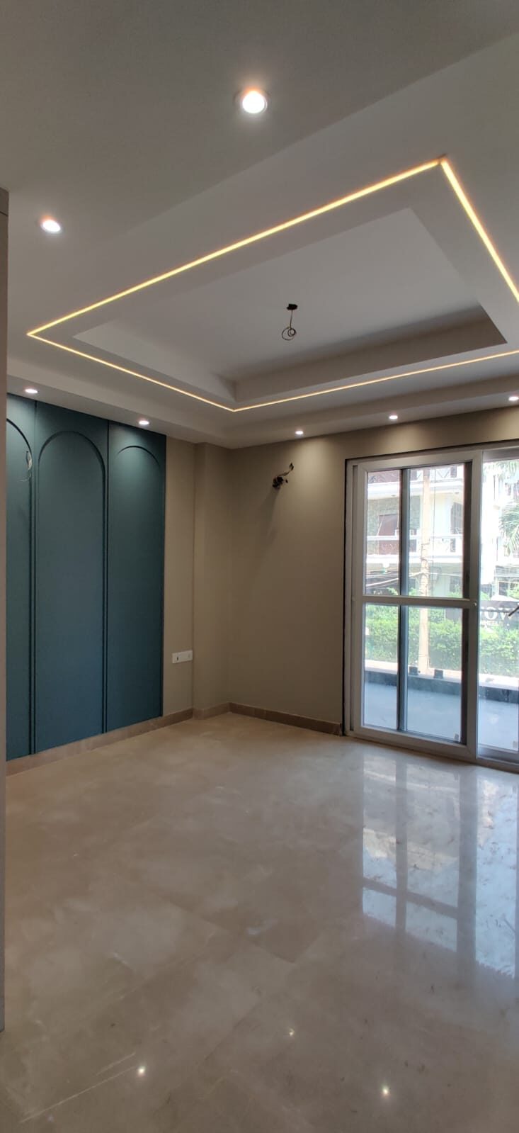 Brand New 3 Bedroom + 3 Washrooms, Builder Floor for Sale in Vikaspuri Delhi