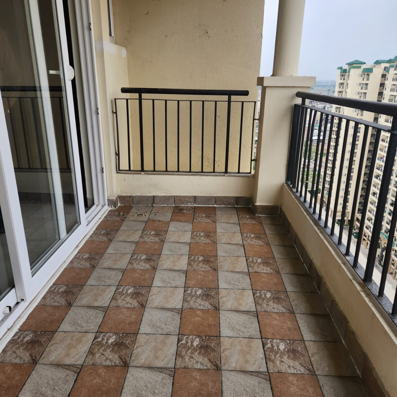 j7 2bhk ,3bhk, 3+1 & penthouse available for Sale in Mohali, Punjab