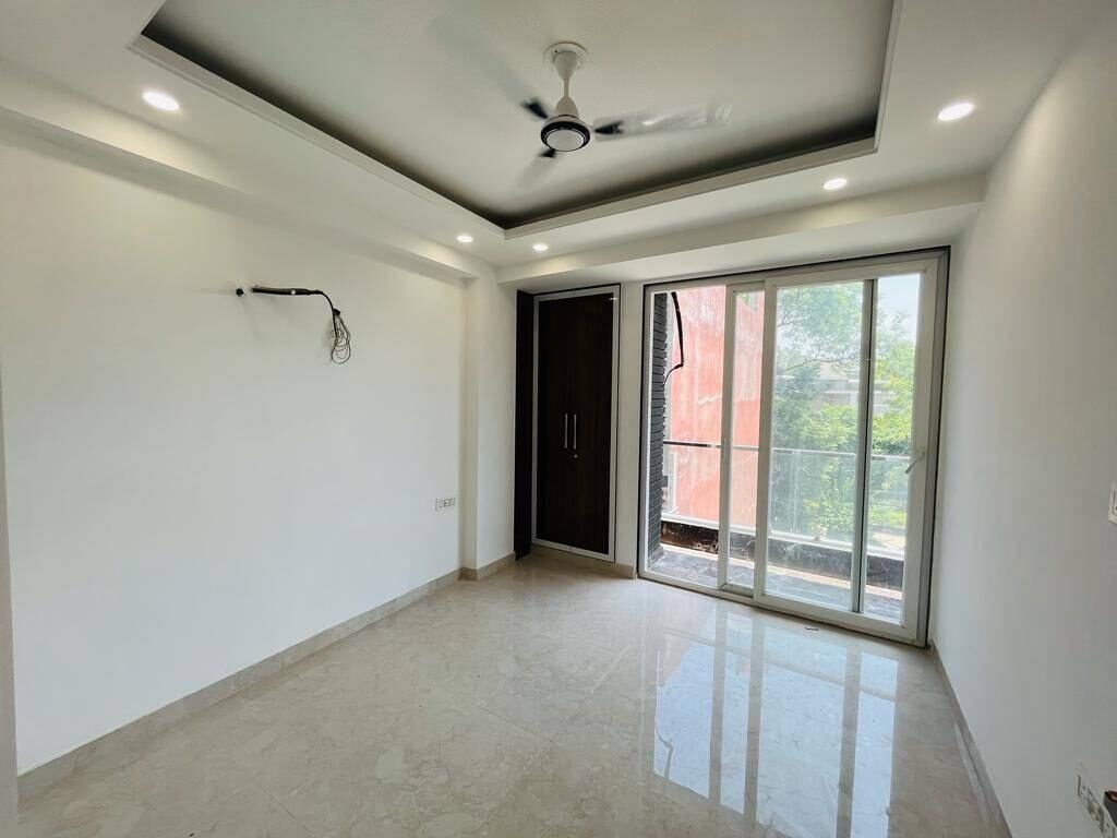 1 Bed 1 Bath Fully furnished flat for rent in Saket, Delhi