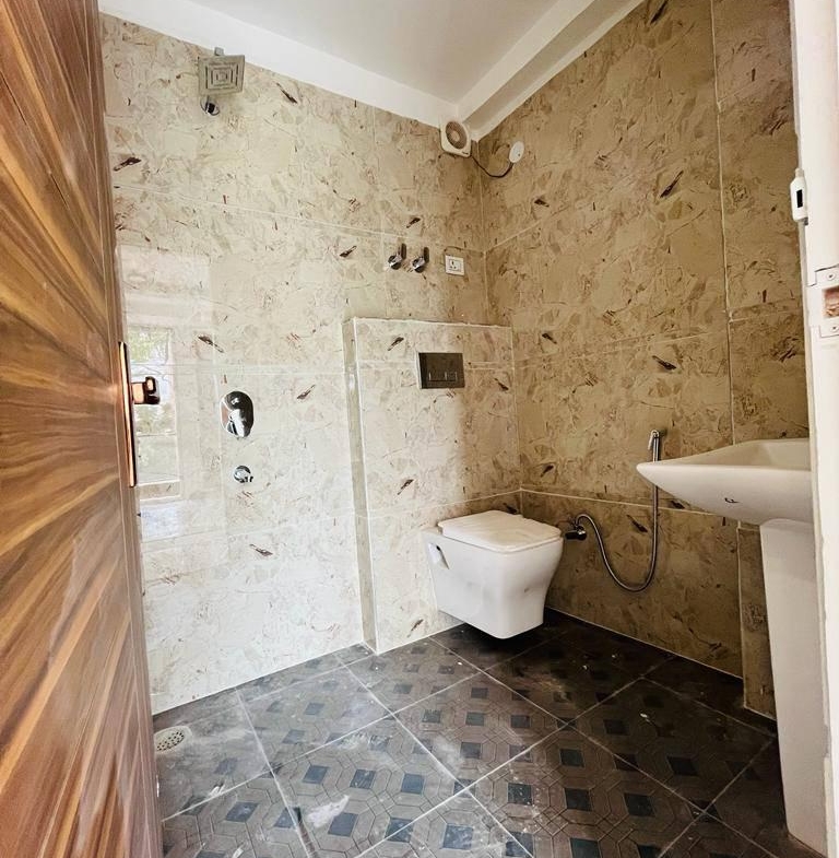 1 Bed 1 Bath Fully furnished flat for rent in Saket, Delhi