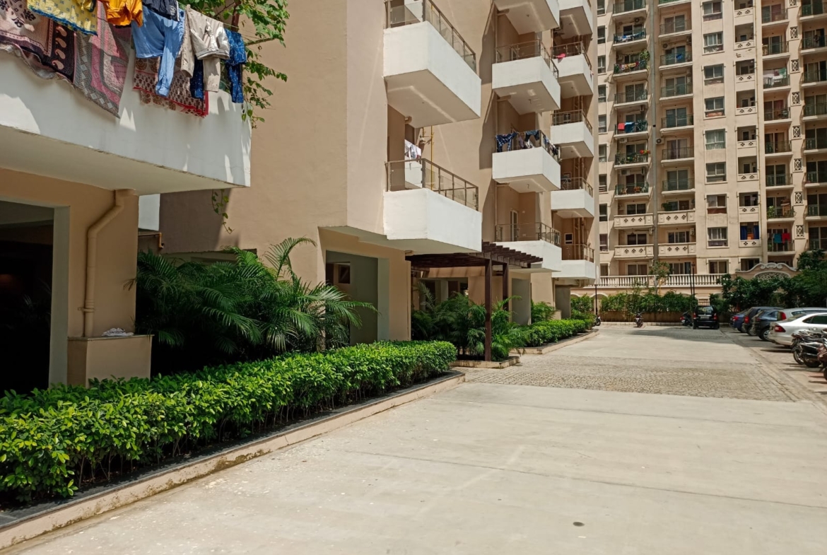 Ready to Move Available 2beds,3beds big size flat for Sale in Noida extn. UP