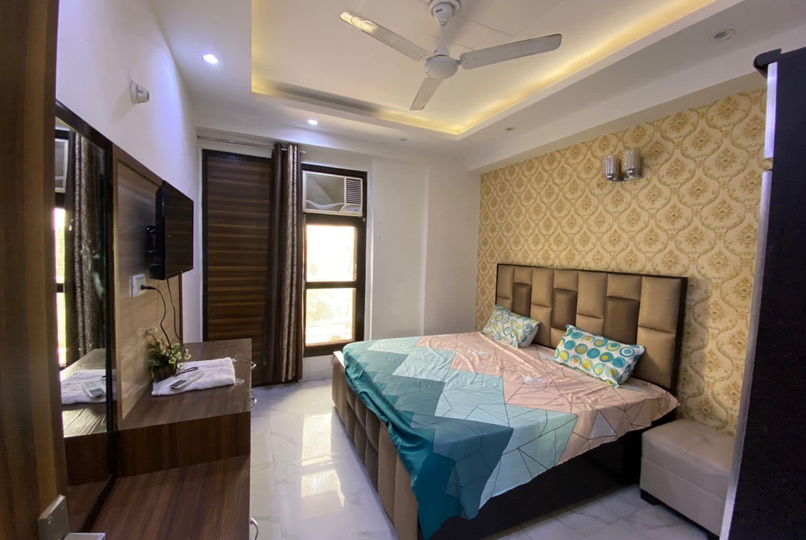 4 beds 4 baths fully furnished apartment for sale in Delhi