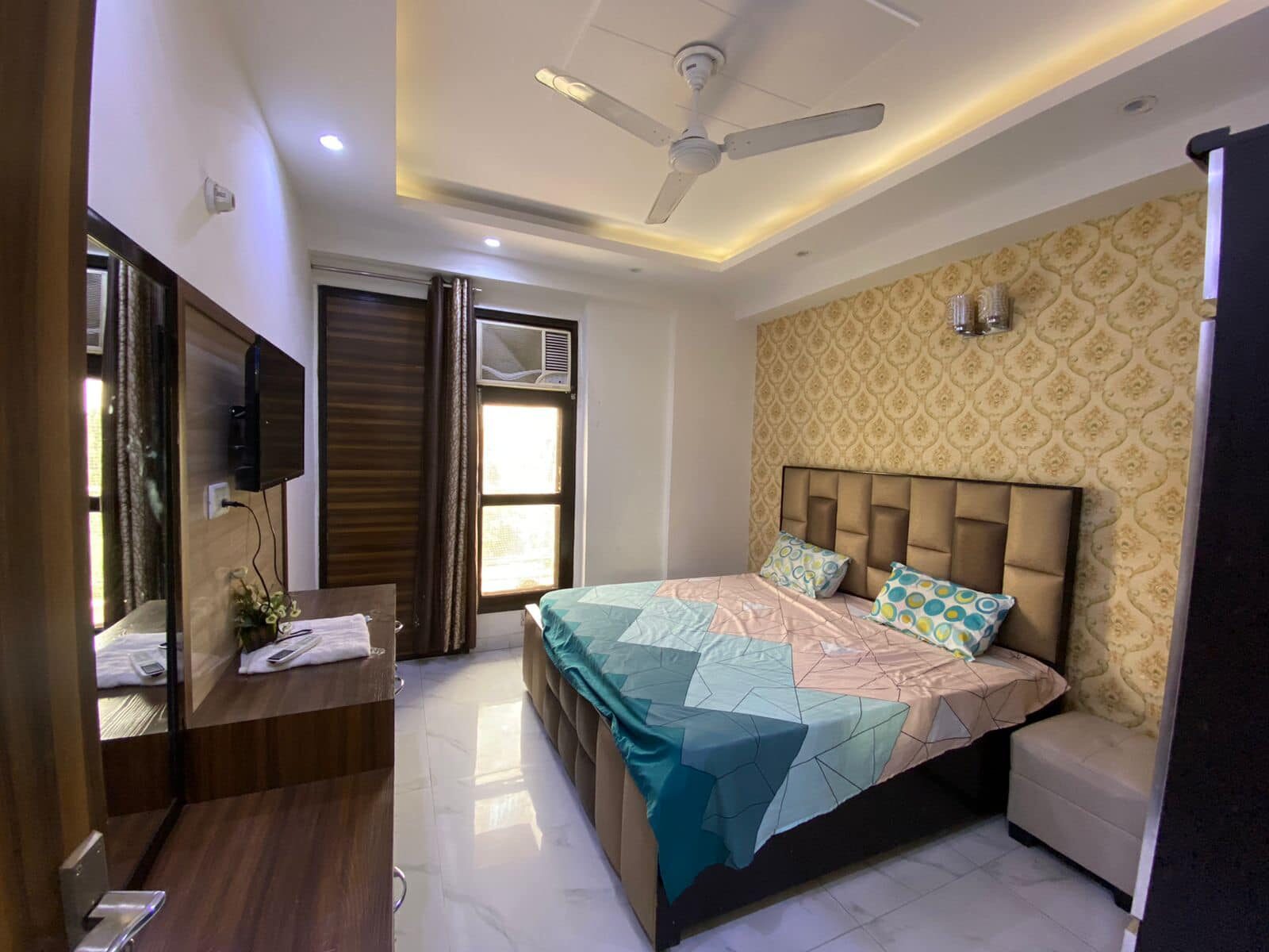 md 4 beds 4 baths fully furnished apartment for sale in Delhi