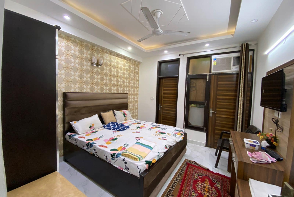 4 beds 4 baths fully furnished apartment for sale in Delhi