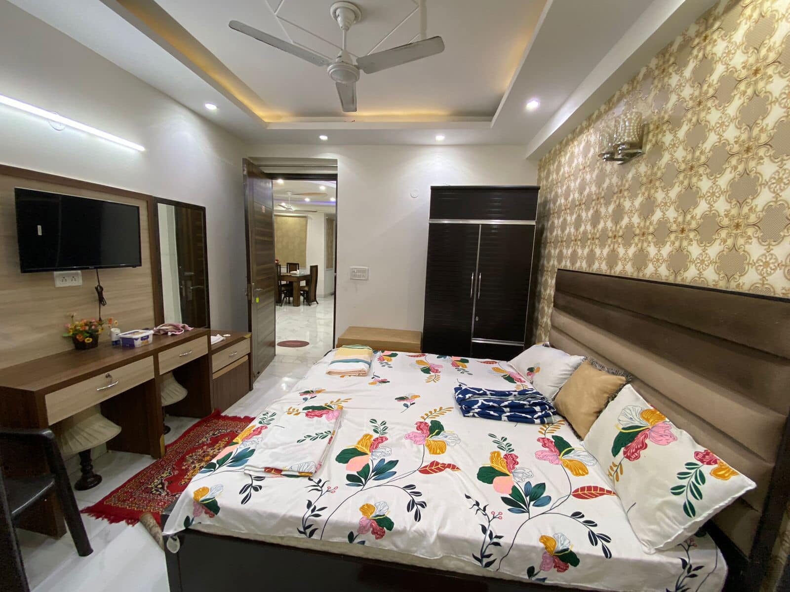 md4 4 beds 4 baths fully furnished apartment for sale in Delhi