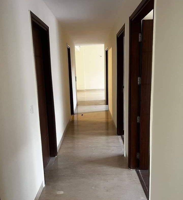 Beautiful 6 Beds Villa for Sale in Faridabad