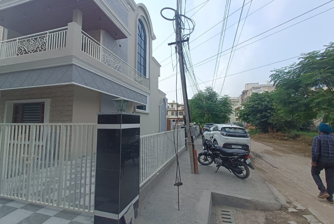5 beds 4 baths House for Sale in Kharar, Punjab