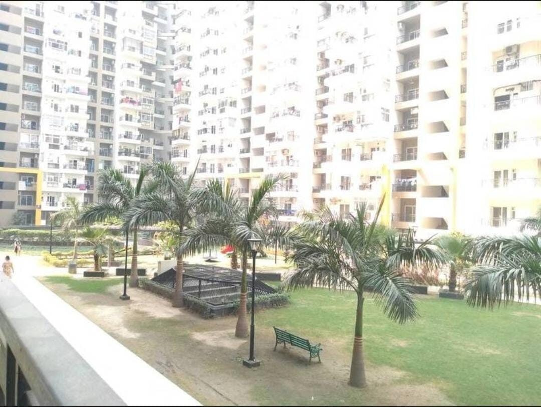 n 3 Beds 3 Baths + servant flat for Sale in Noida, UP