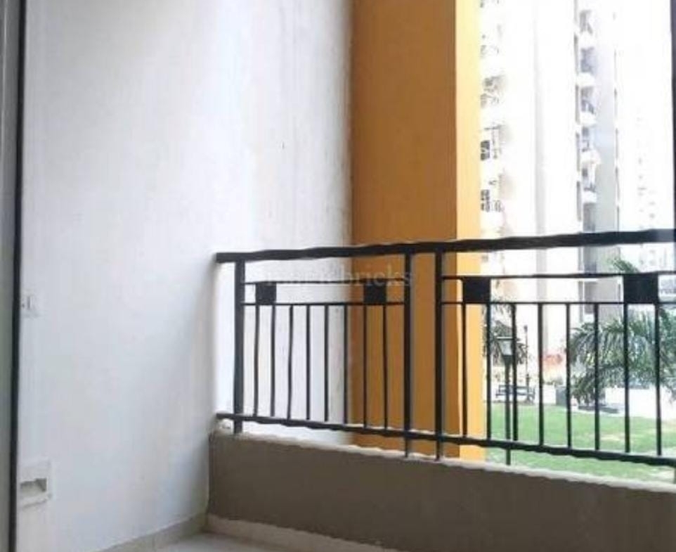 3 Beds 3 Baths + servant flat for Sale in Noida, UP
