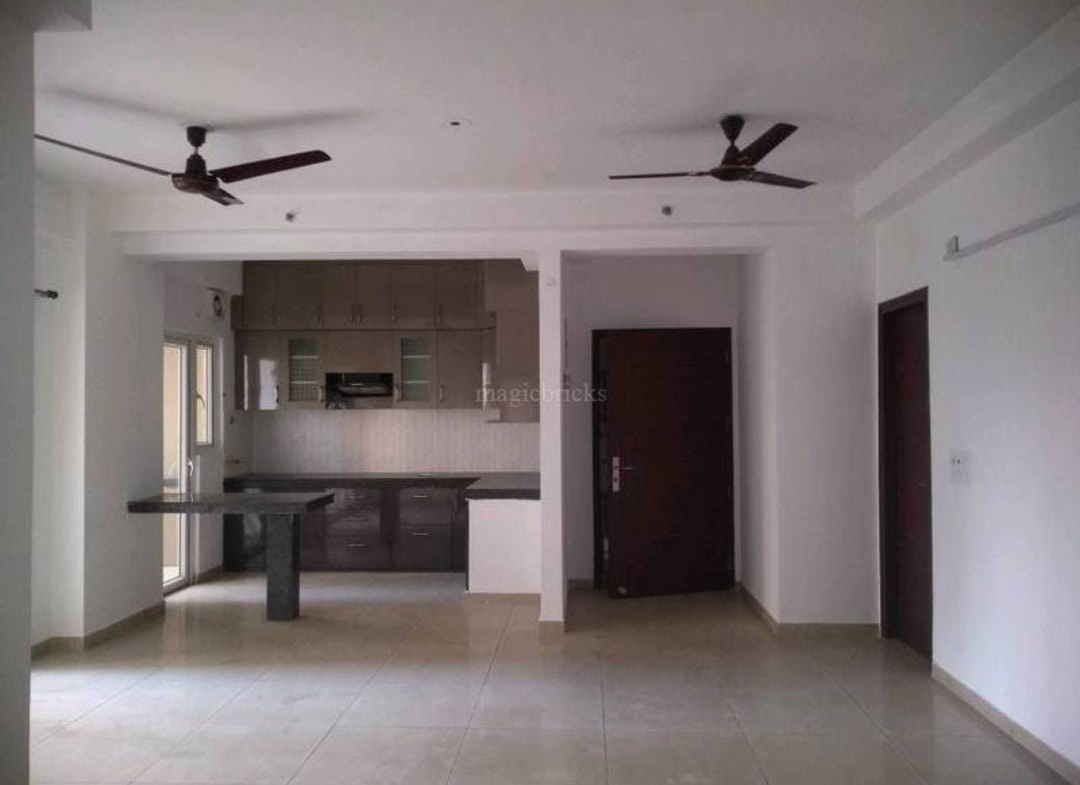 3 Beds 3 Baths + servant flat for Sale in Noida, UP