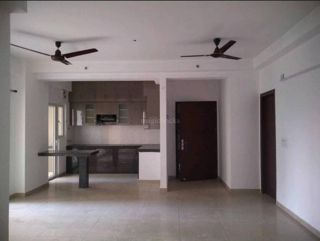 n5 3 Beds 3 Baths + servant flat for Sale in Noida, UP
