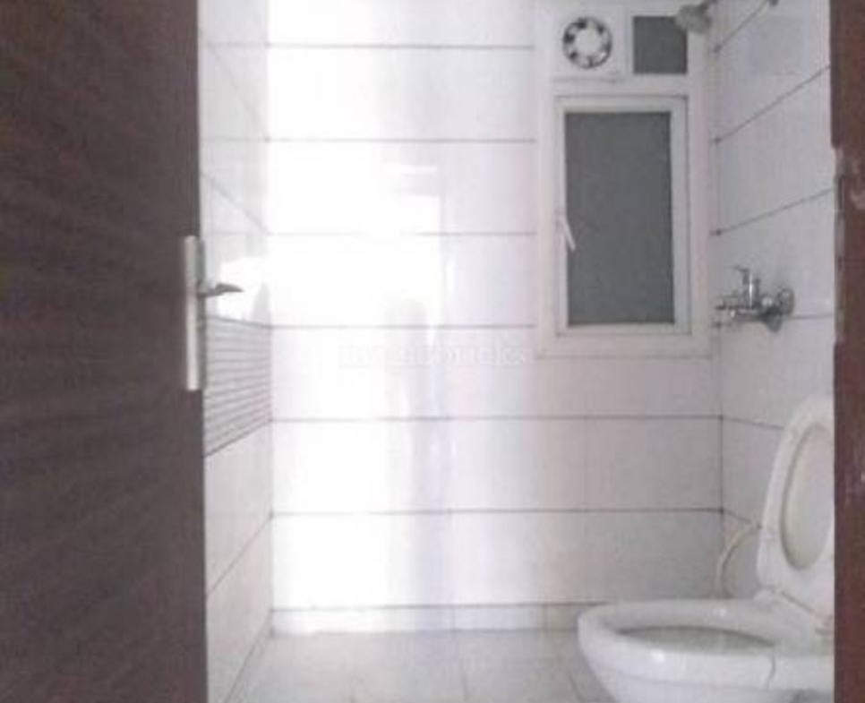 3 Beds 3 Baths + servant flat for Sale in Noida, UP